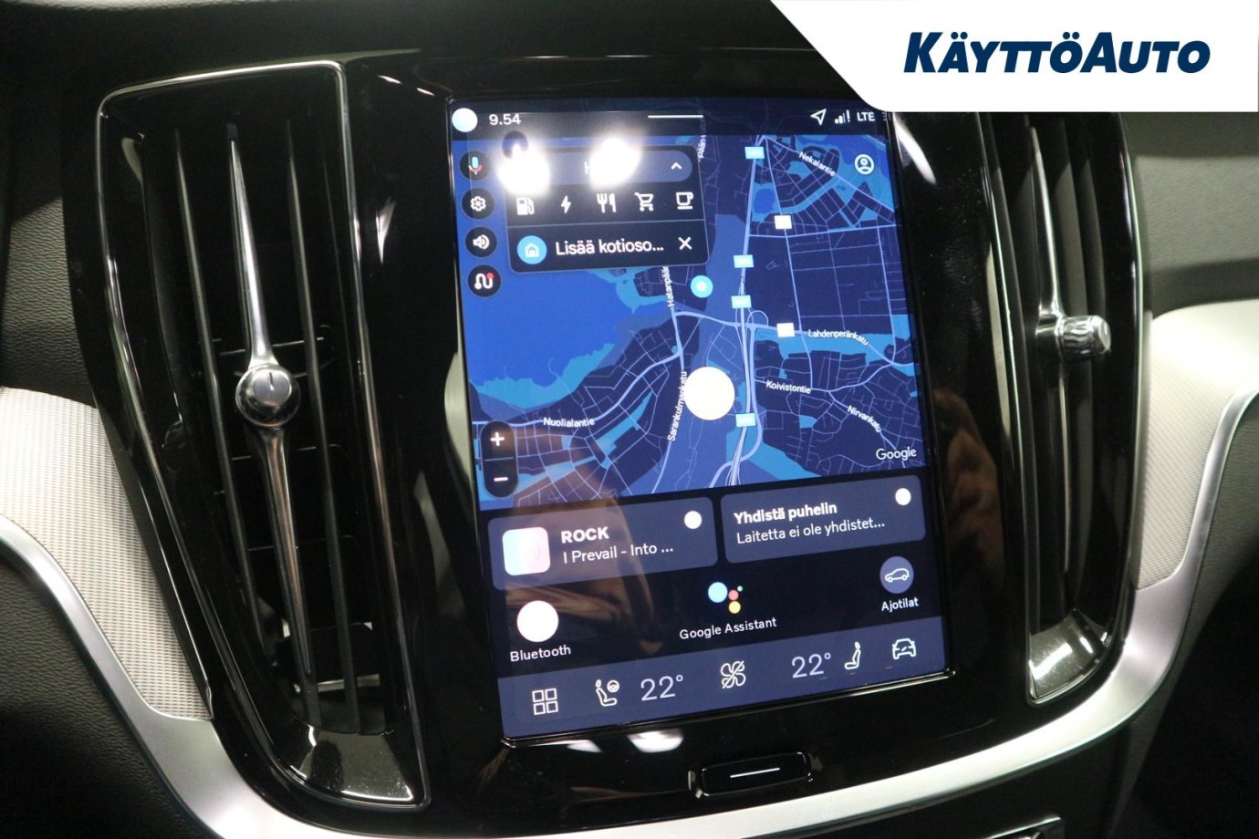 Esittelykuva Volvo V60 lataushybridiautosta.