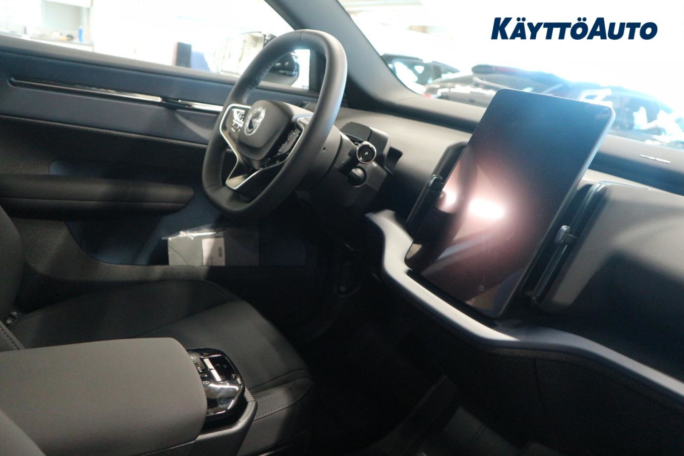 Esittelykuva Volvo EX30 täyssähköautosta.