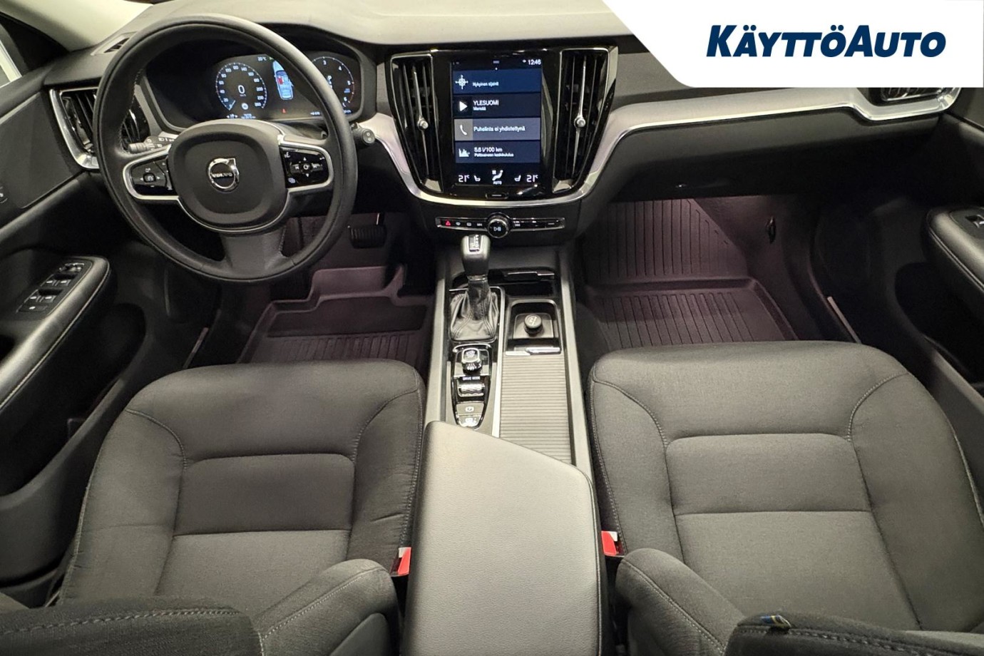 Esittelykuva VOLVO V60 dieselautosta.