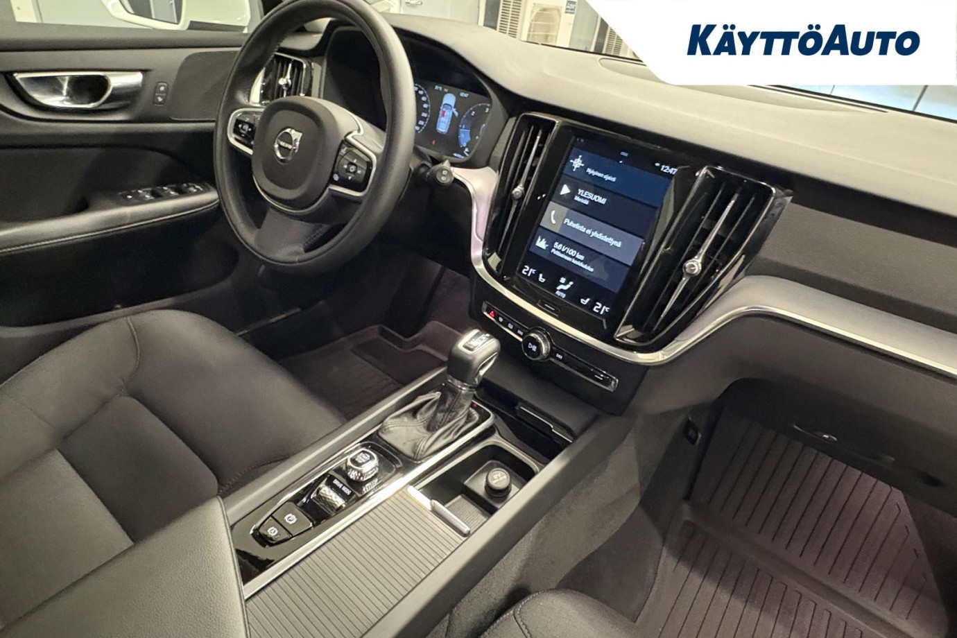 Esittelykuva VOLVO V60 dieselautosta.