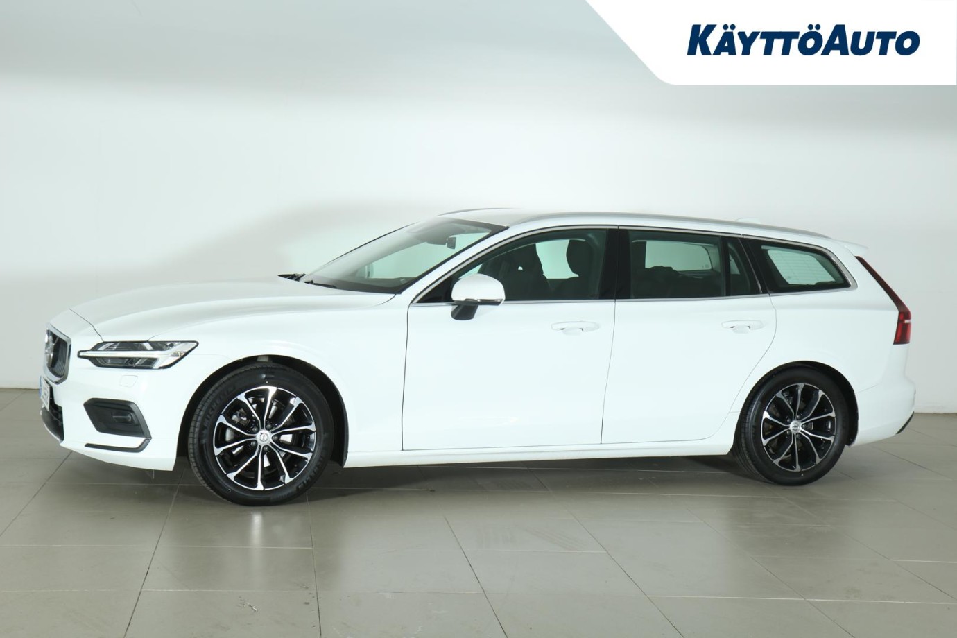 Esittelykuva VOLVO V60 dieselautosta.