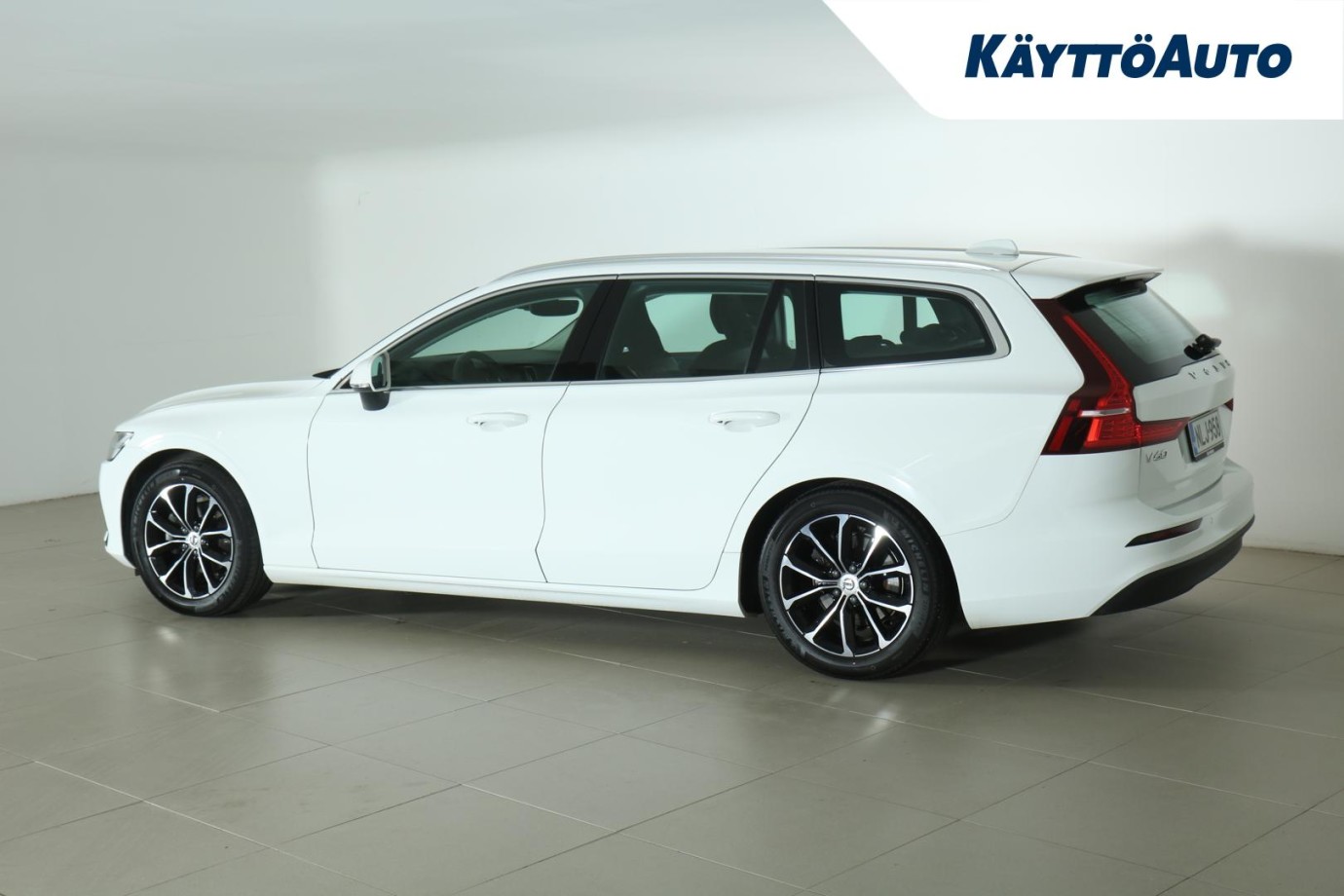 Esittelykuva VOLVO V60 dieselautosta.