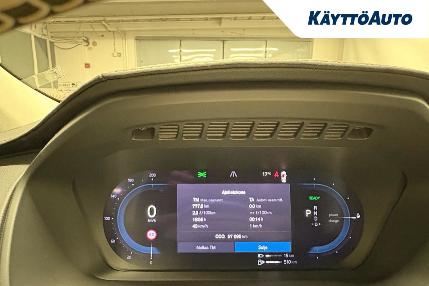 Esittelykuva VOLVO XC90 lataushybridiautosta.