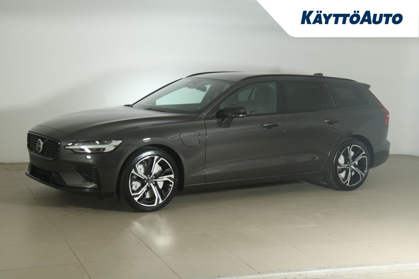 Esittelykuva Volvo V60 bensiiniautosta.