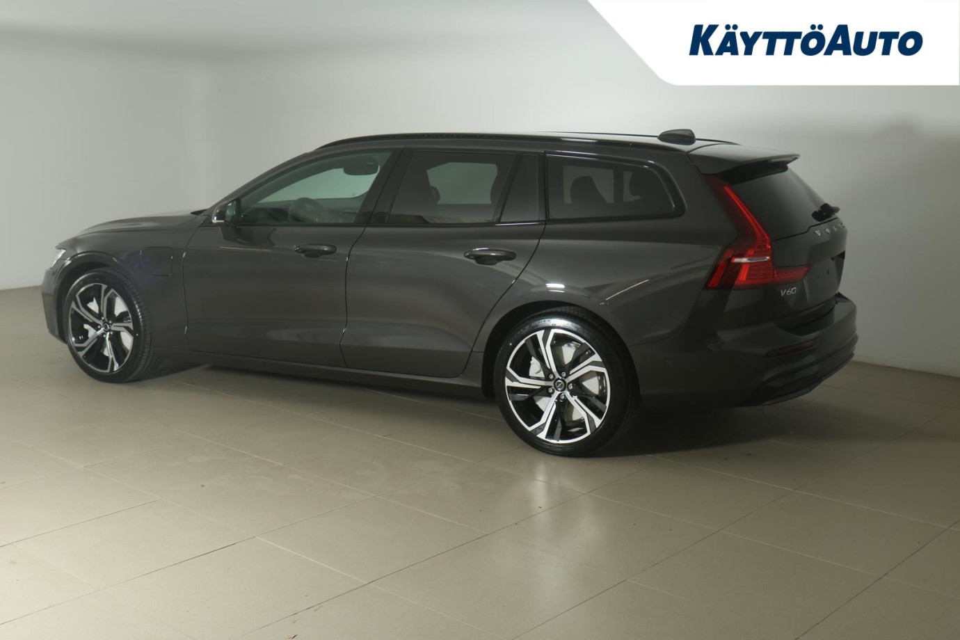 Esittelykuva Volvo V60 bensiiniautosta.