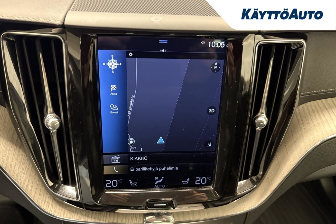 Esittelykuva VOLVO XC60 lataushybridiautosta.