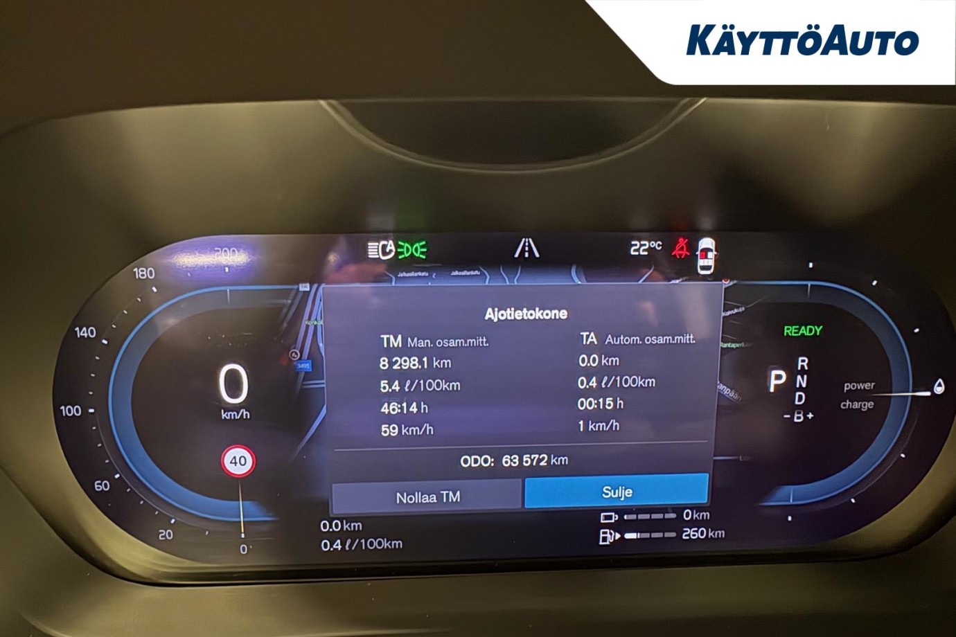 Esittelykuva VOLVO XC60 lataushybridiautosta.