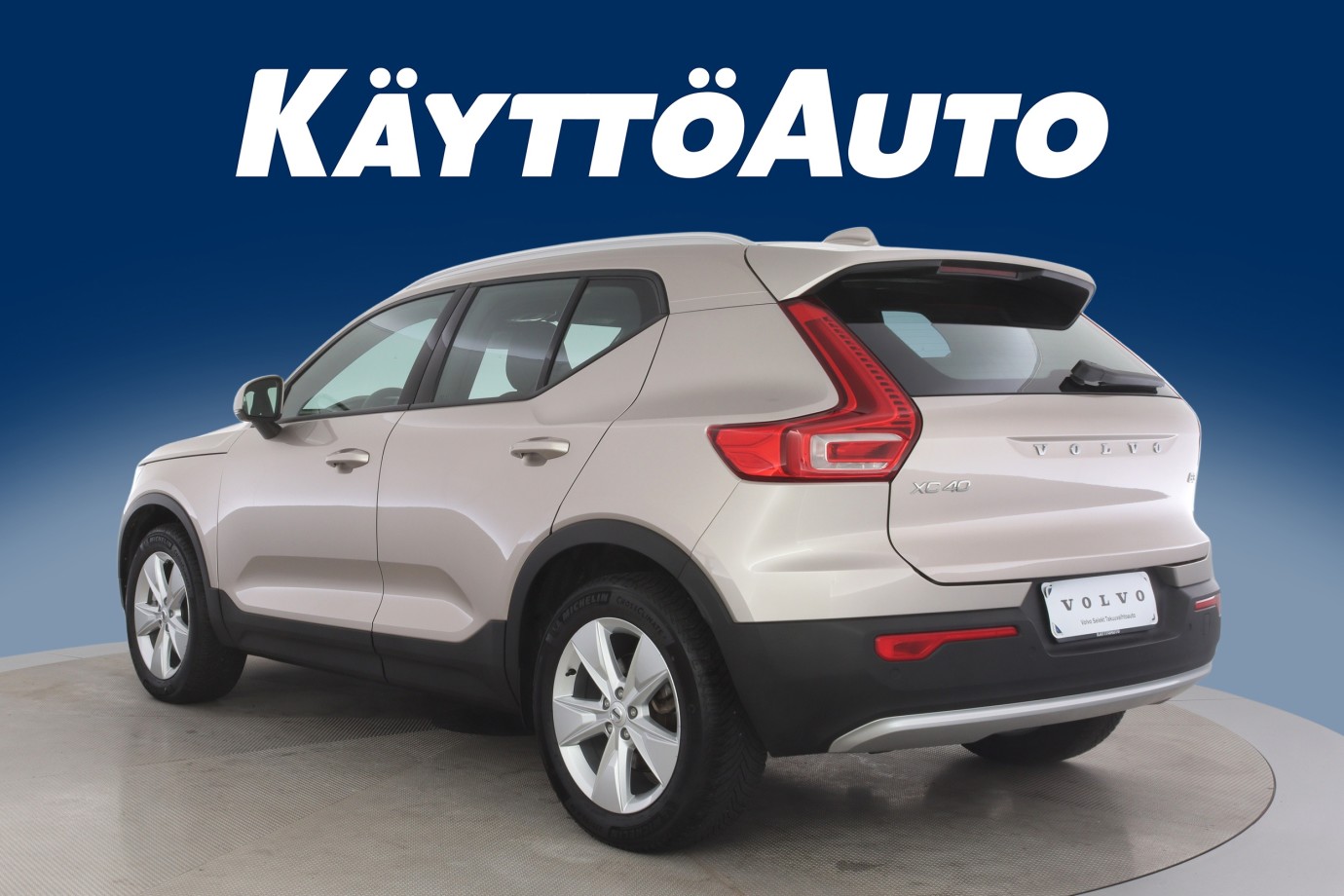 Esittelykuva Volvo XC40 bensiiniautosta.