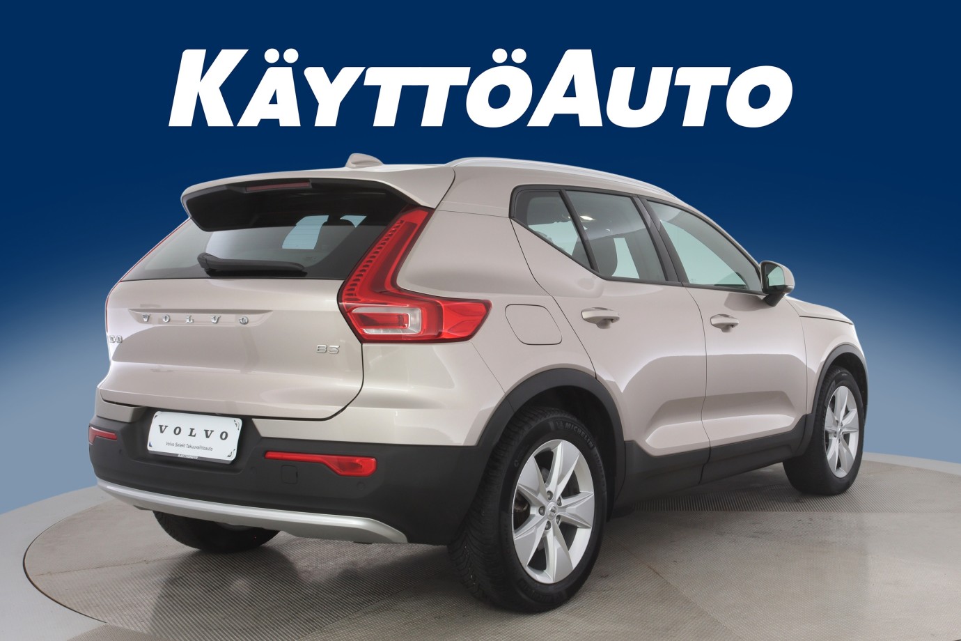 Esittelykuva Volvo XC40 bensiiniautosta.