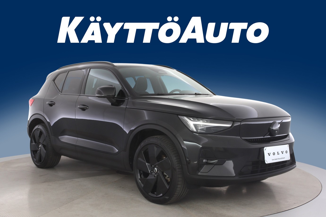 Esittelykuva VOLVO EX40 täyssähköautosta.