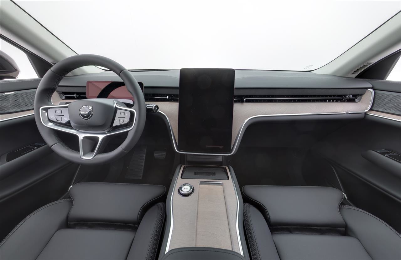 Esittelykuva Volvo EX90 täyssähköautosta.