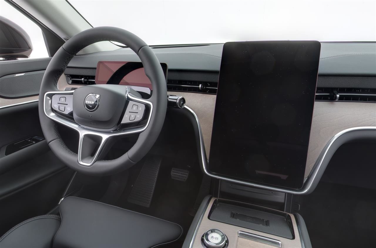 Esittelykuva Volvo EX90 täyssähköautosta.