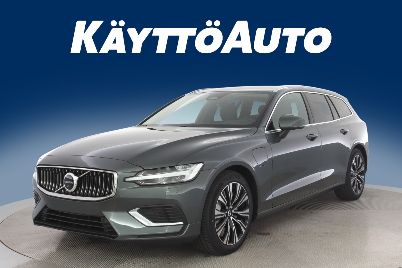 Esittelykuva Volvo V60 lataushybridiautosta.