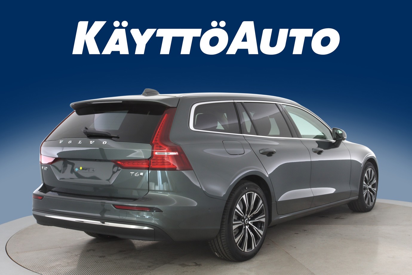 Esittelykuva Volvo V60 lataushybridiautosta.