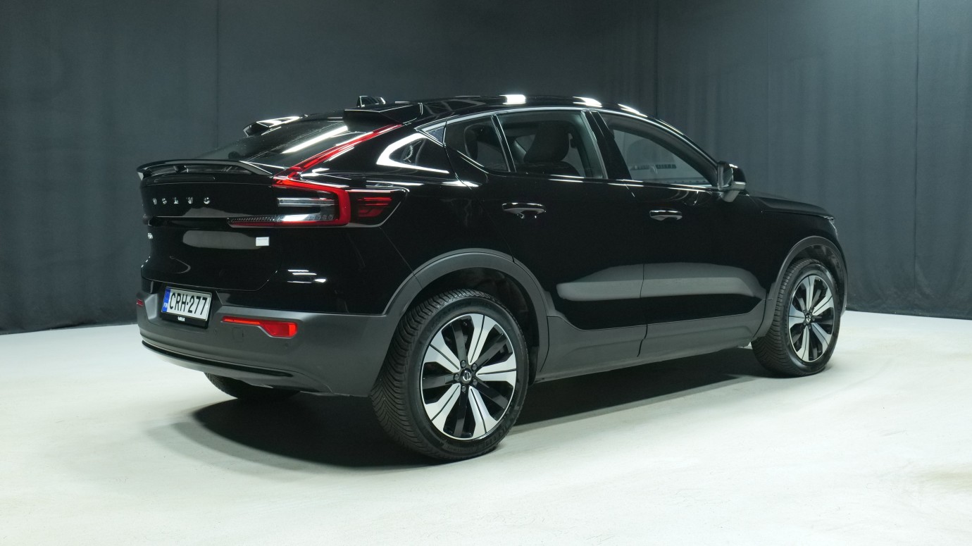 Esittelykuva Volvo C40 täyssähköautosta.