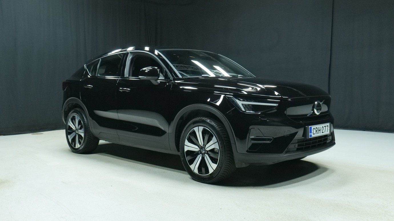 Esittelykuva Volvo C40 täyssähköautosta.