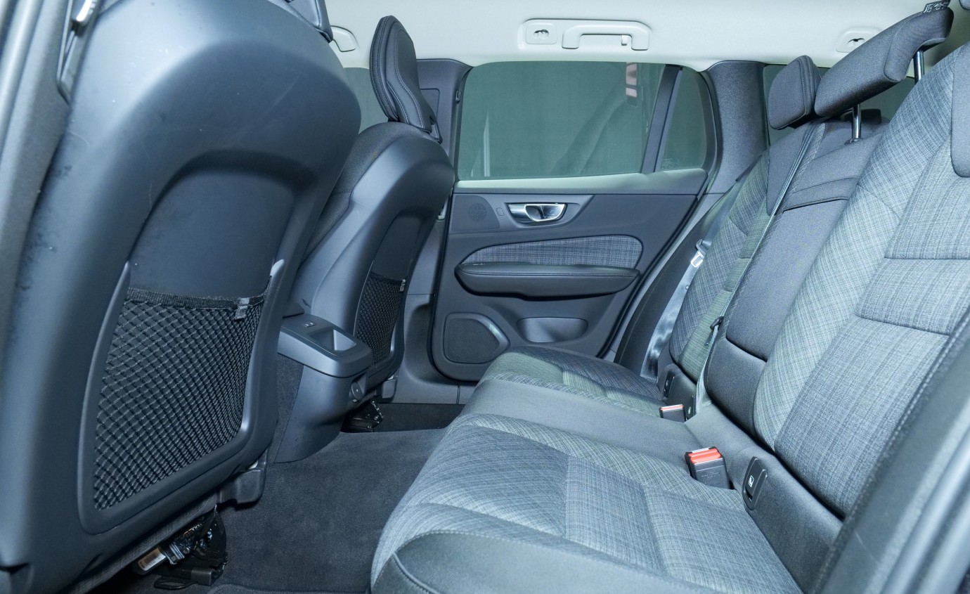 Esittelykuva Volvo V60 bensiiniautosta.