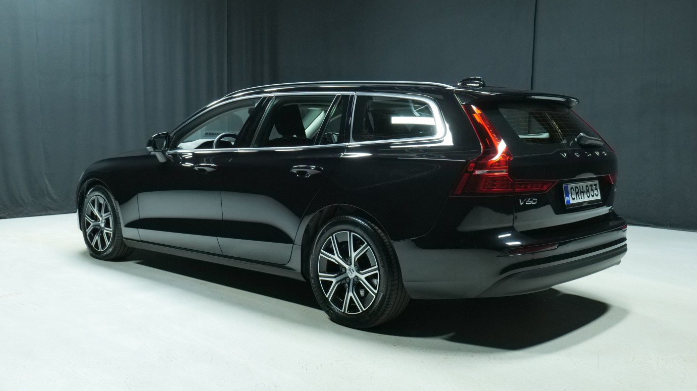 Esittelykuva Volvo V60 bensiiniautosta.