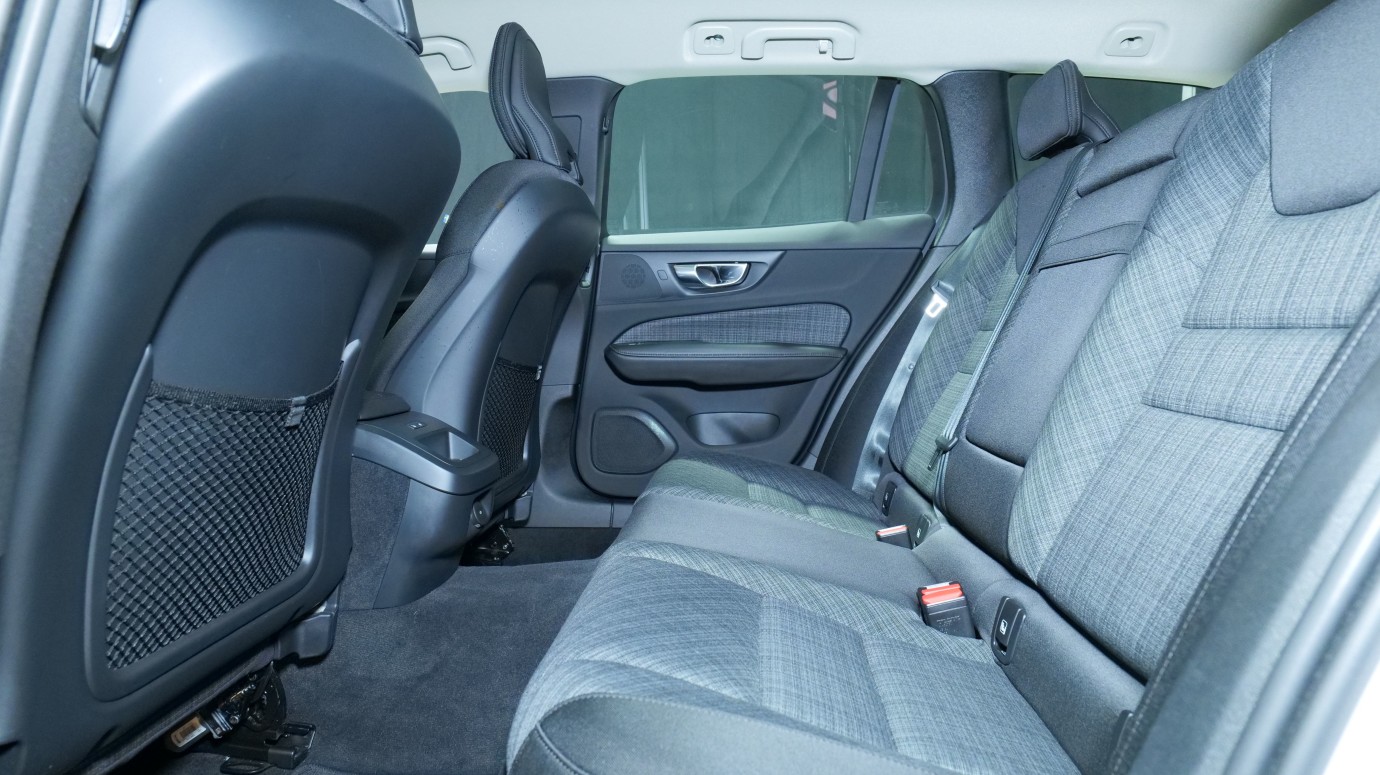 Esittelykuva Volvo V60 bensiiniautosta.