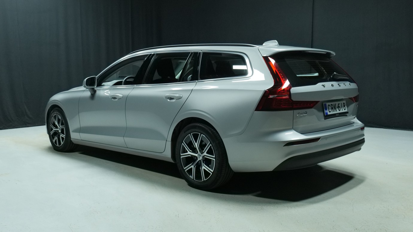 Esittelykuva Volvo V60 bensiiniautosta.