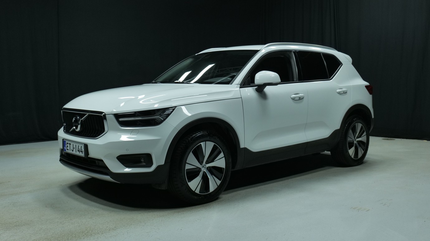 Esittelykuva Volvo XC40 dieselautosta.
