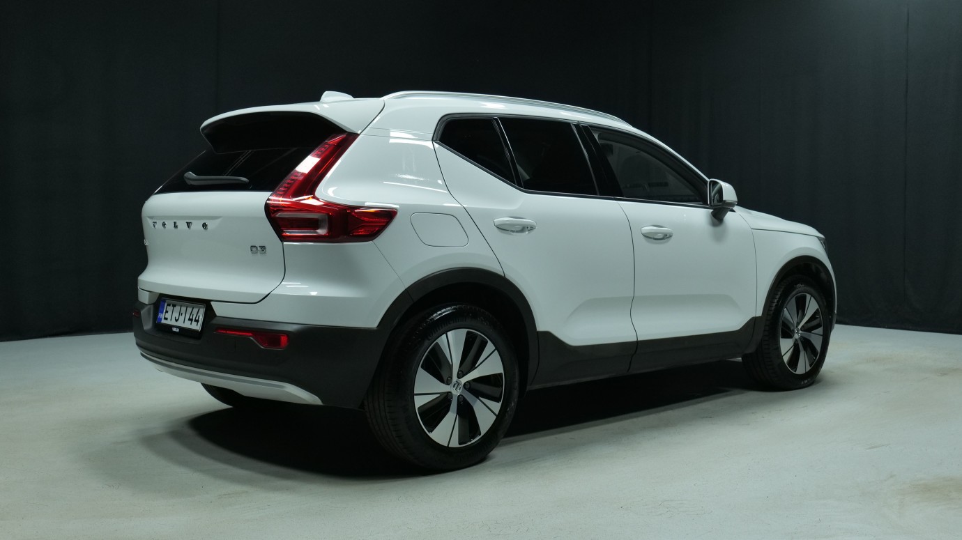 Esittelykuva Volvo XC40 dieselautosta.