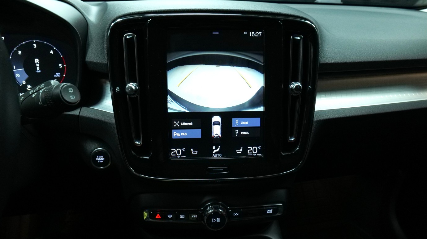 Esittelykuva Volvo XC40 dieselautosta.
