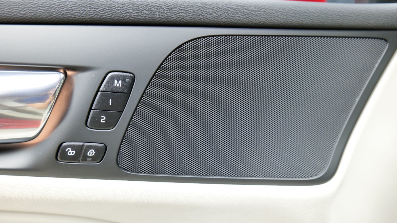 Esittelykuva Volvo V60 dieselautosta.