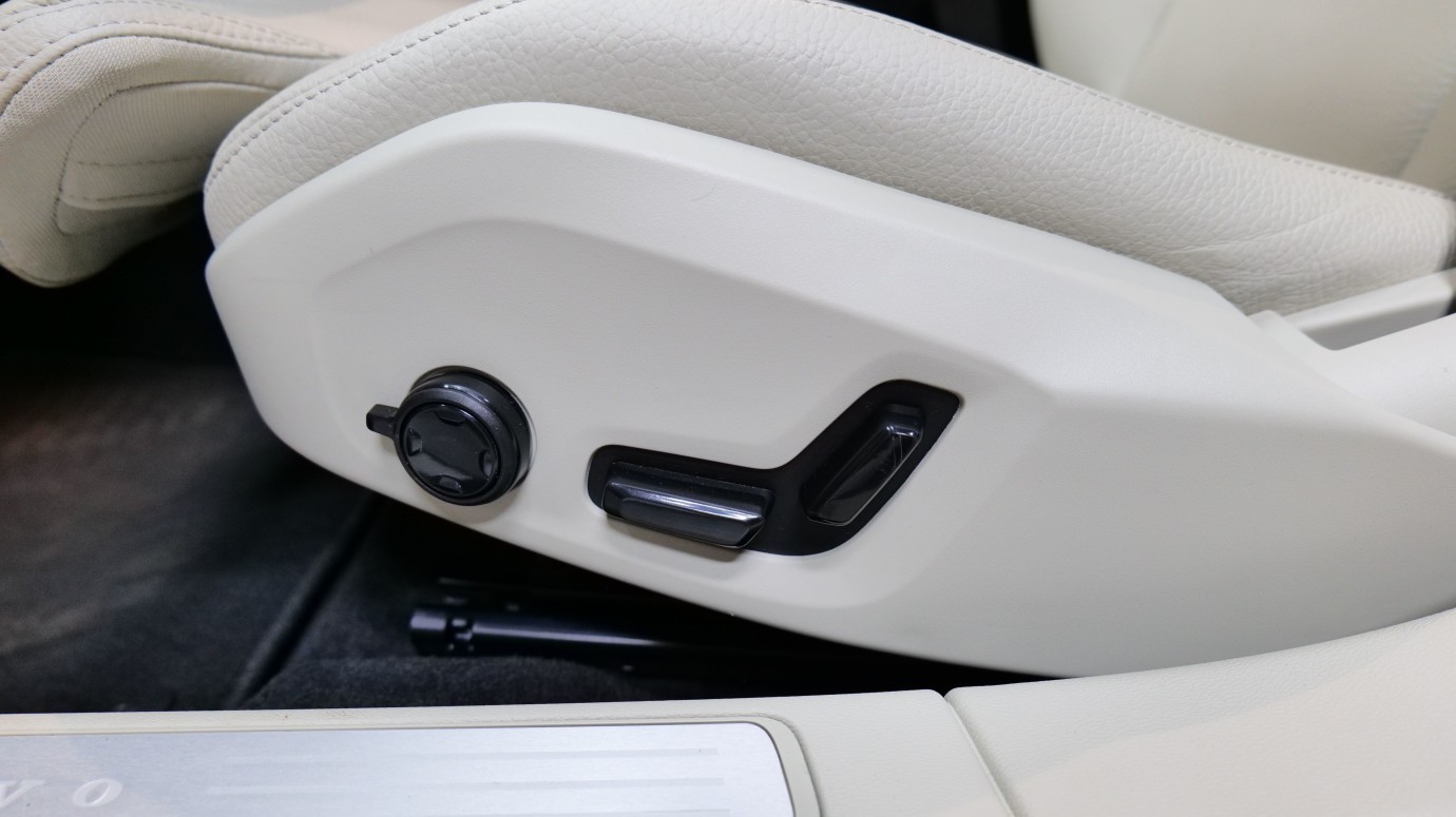 Esittelykuva Volvo V60 dieselautosta.