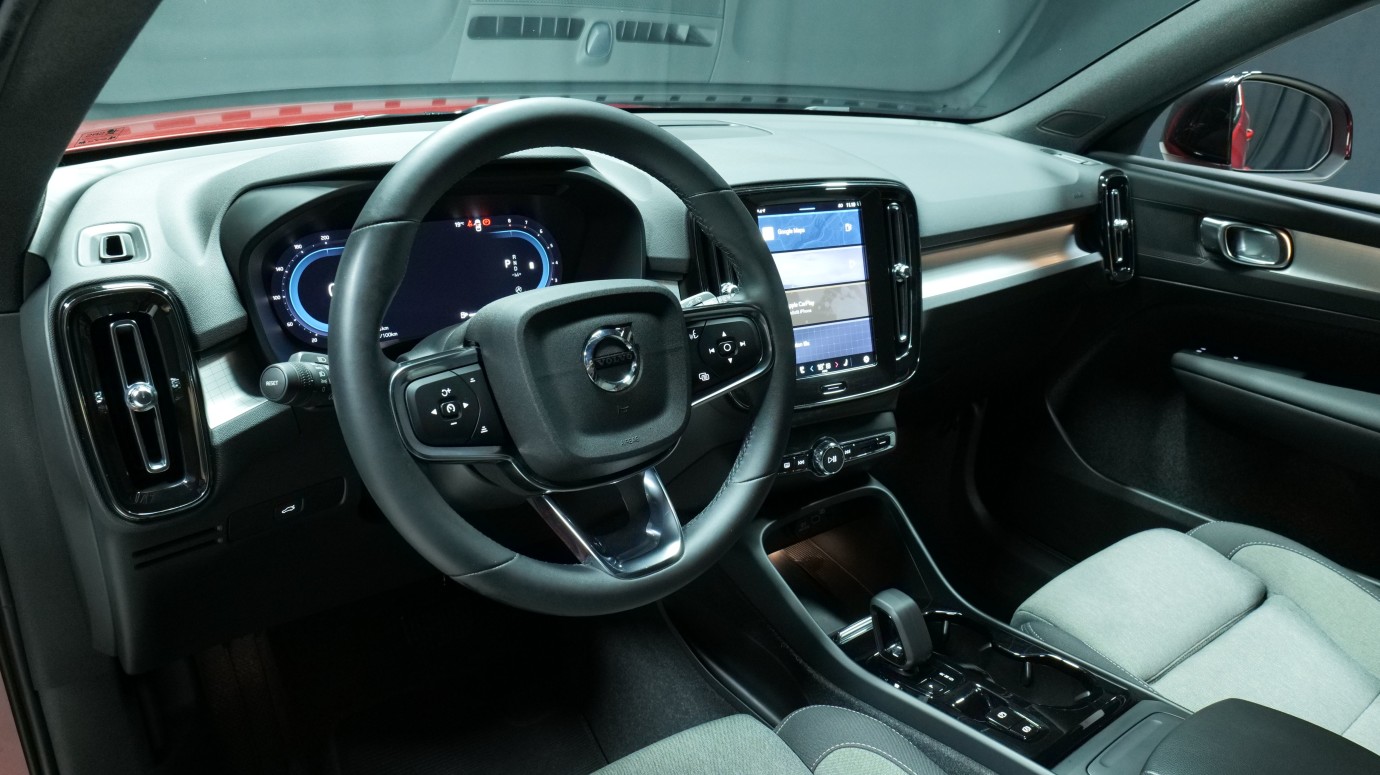 Esittelykuva Volvo XC40 bensiiniautosta.