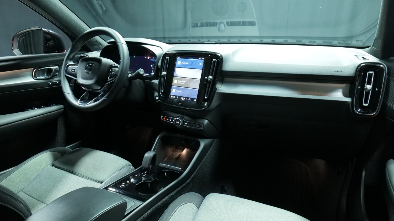 Esittelykuva Volvo XC40 bensiiniautosta.