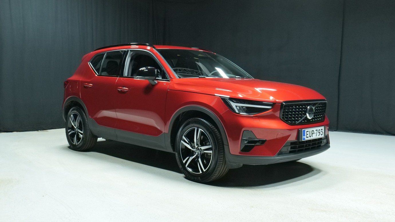 Esittelykuva Volvo XC40 bensiiniautosta.