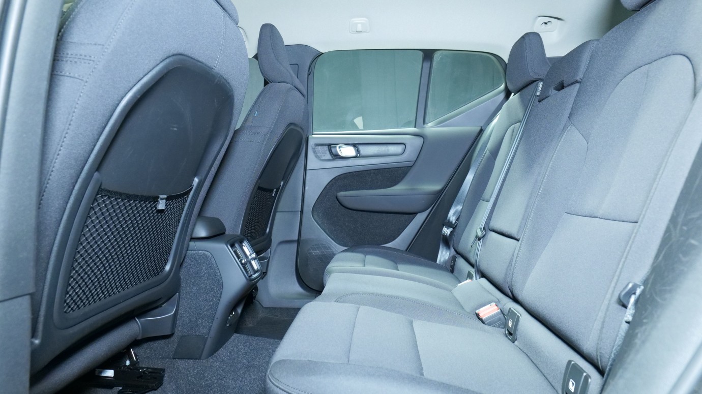 Esittelykuva Volvo XC40 bensiiniautosta.