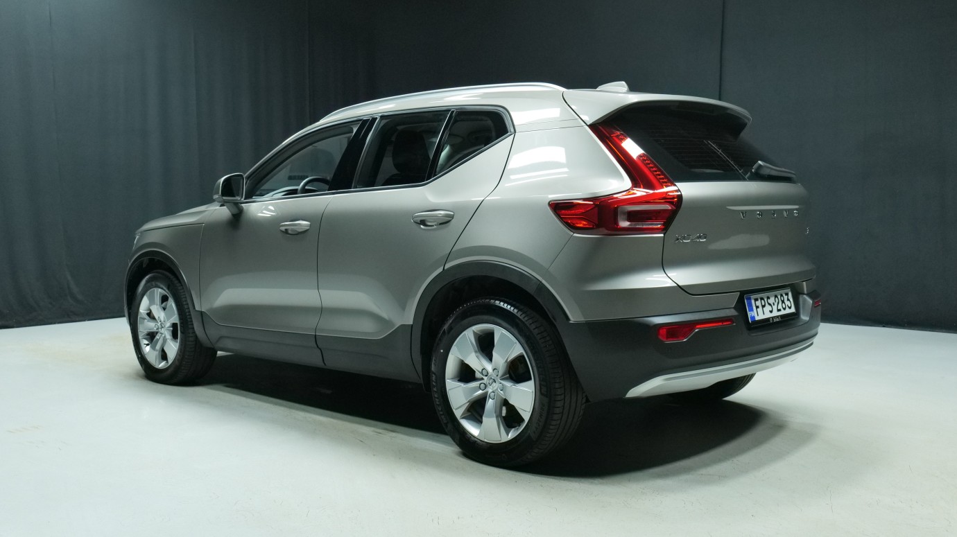 Esittelykuva Volvo XC40 bensiiniautosta.
