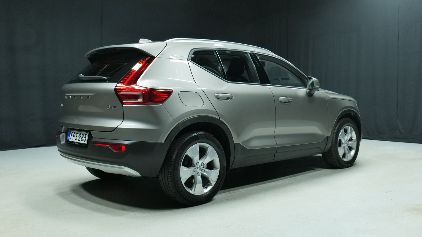 Esittelykuva Volvo XC40 bensiiniautosta.