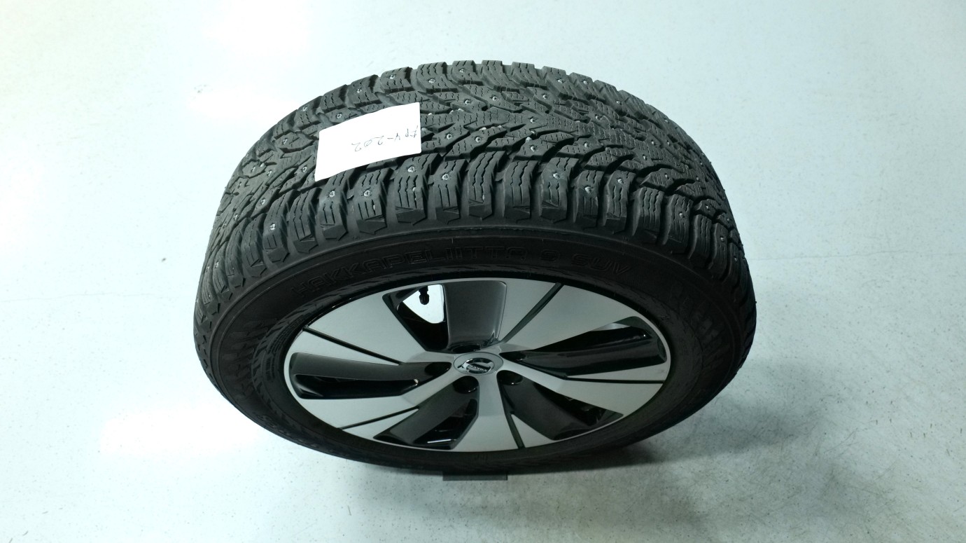 Esittelykuva Volvo XC40 kevythybridiautosta.