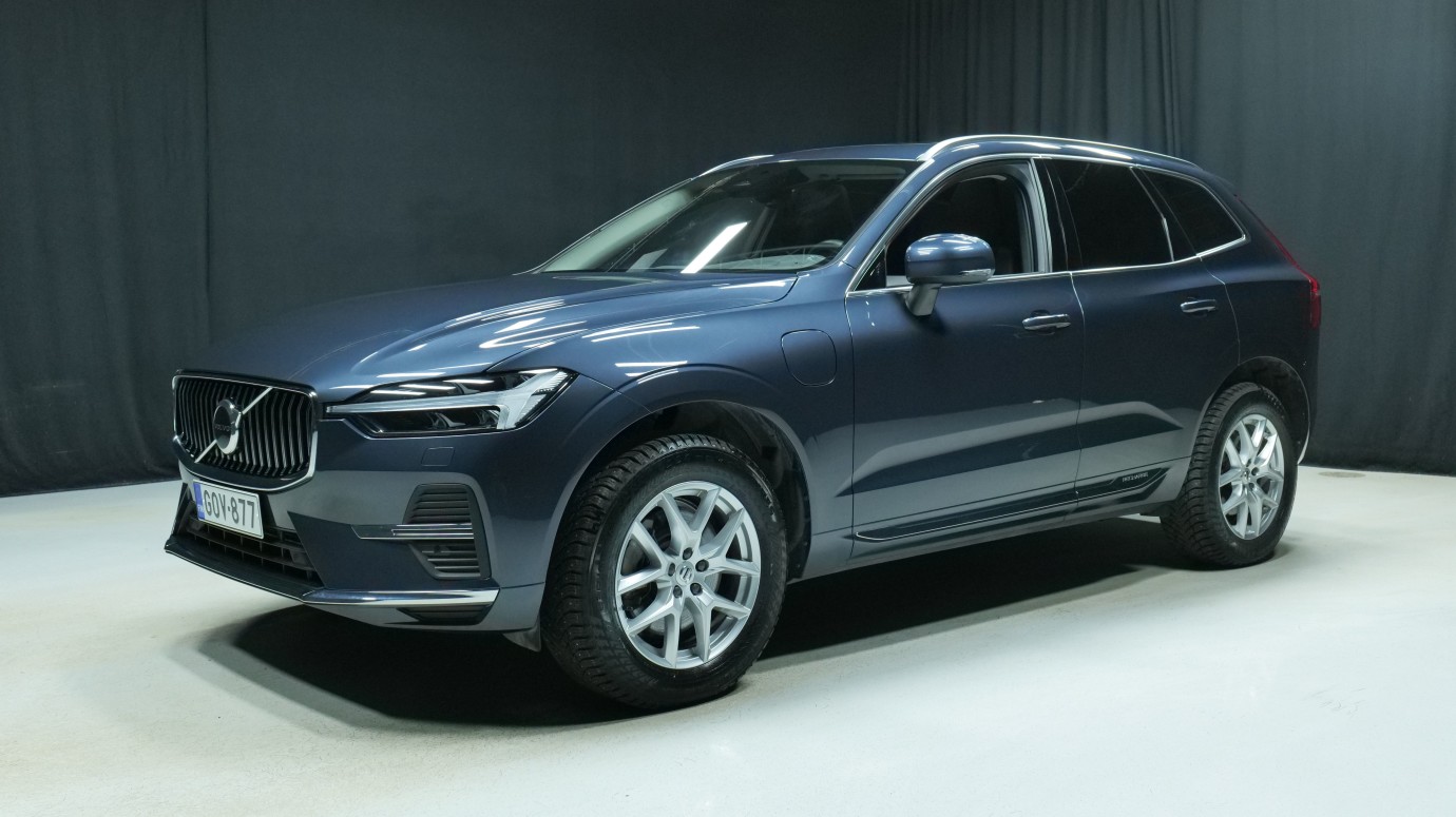 Esittelykuva Volvo XC60 kevythybridiautosta.