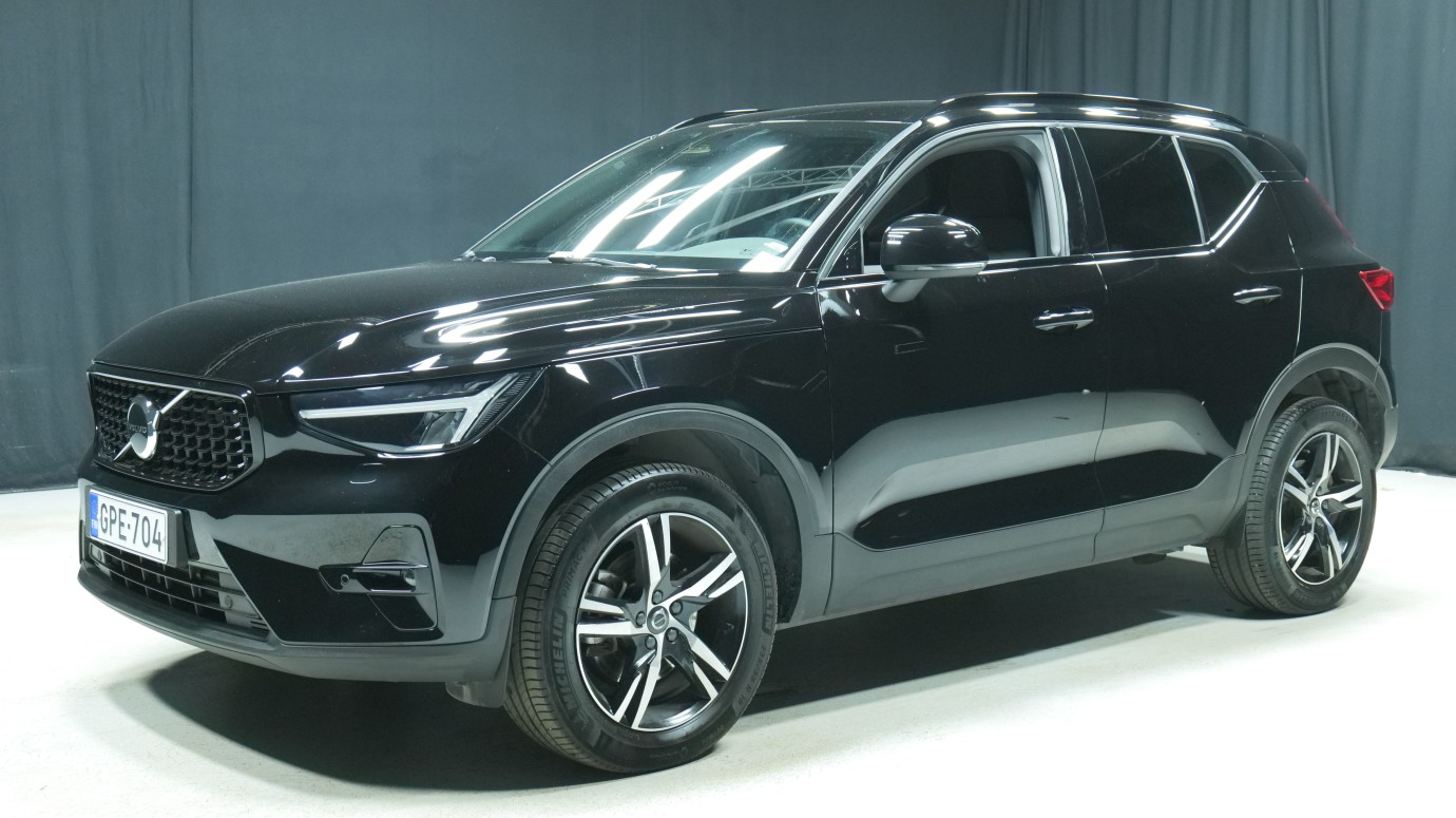 Esittelykuva Volvo XC40 bensiiniautosta.