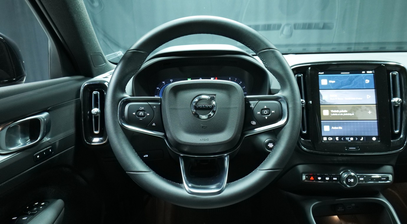 Esittelykuva Volvo XC40 bensiiniautosta.