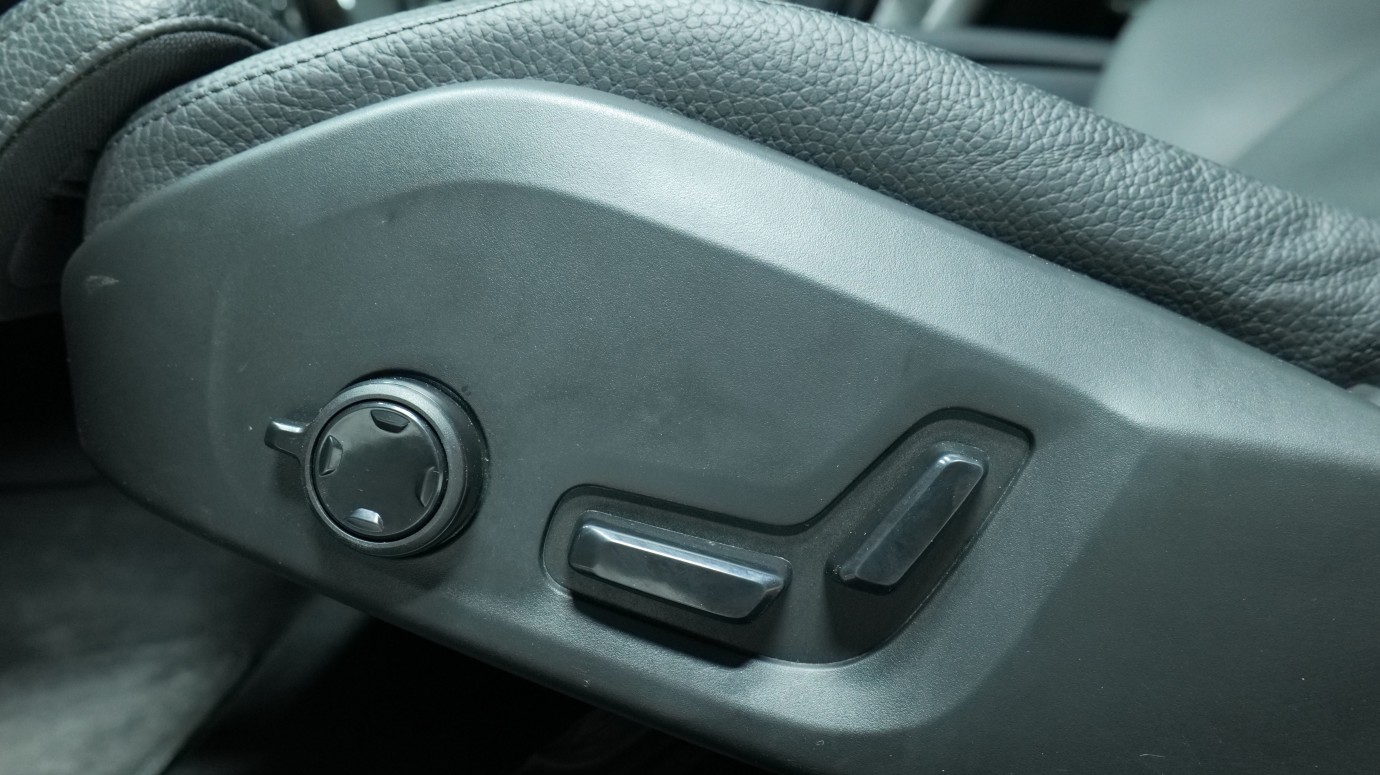 Esittelykuva Volvo V90 dieselautosta.