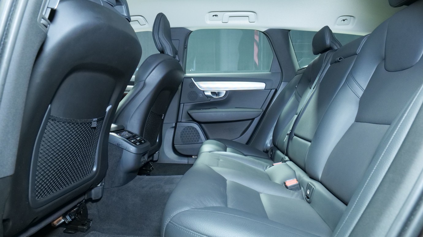 Esittelykuva Volvo V90 dieselautosta.