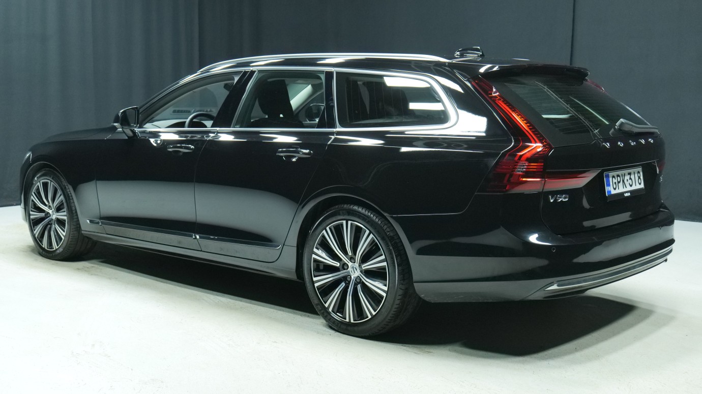 Esittelykuva Volvo V90 dieselautosta.