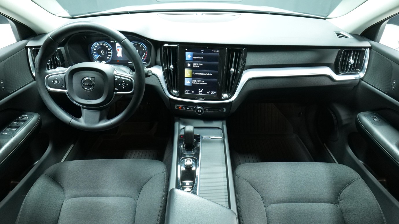 Esittelykuva Volvo V60 bensiiniautosta.