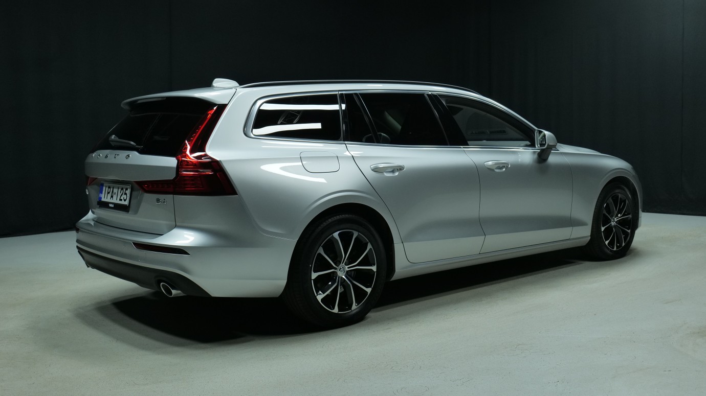 Esittelykuva Volvo V60 bensiiniautosta.