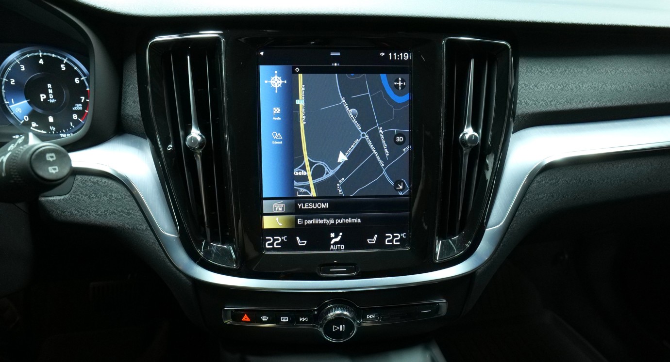 Esittelykuva Volvo V60 bensiiniautosta.