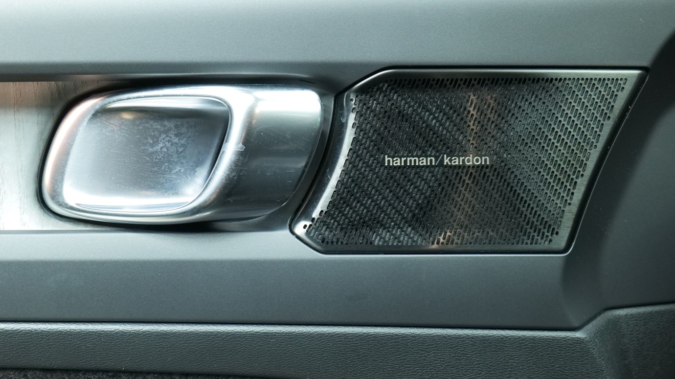 Esittelykuva Volvo XC40 bensiiniautosta.