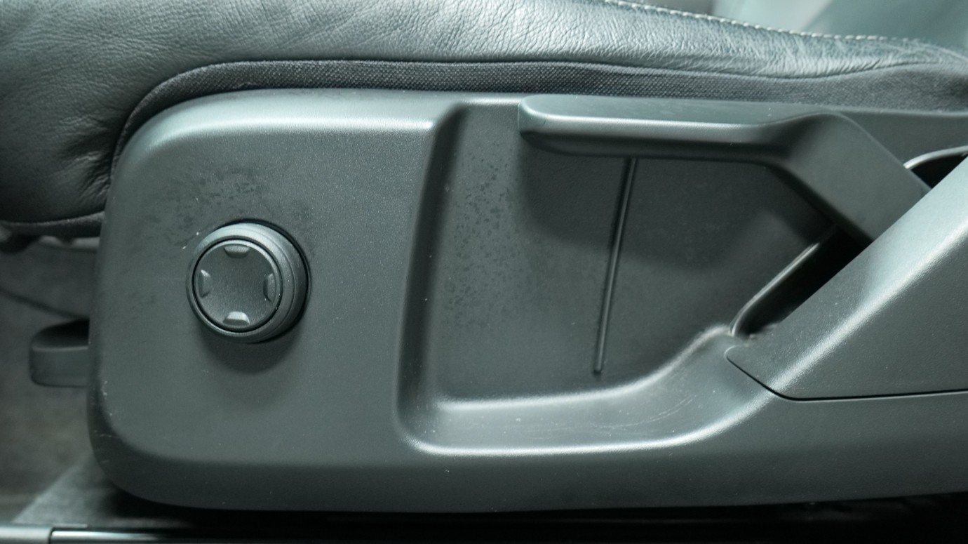 Esittelykuva Volvo XC40 bensiiniautosta.