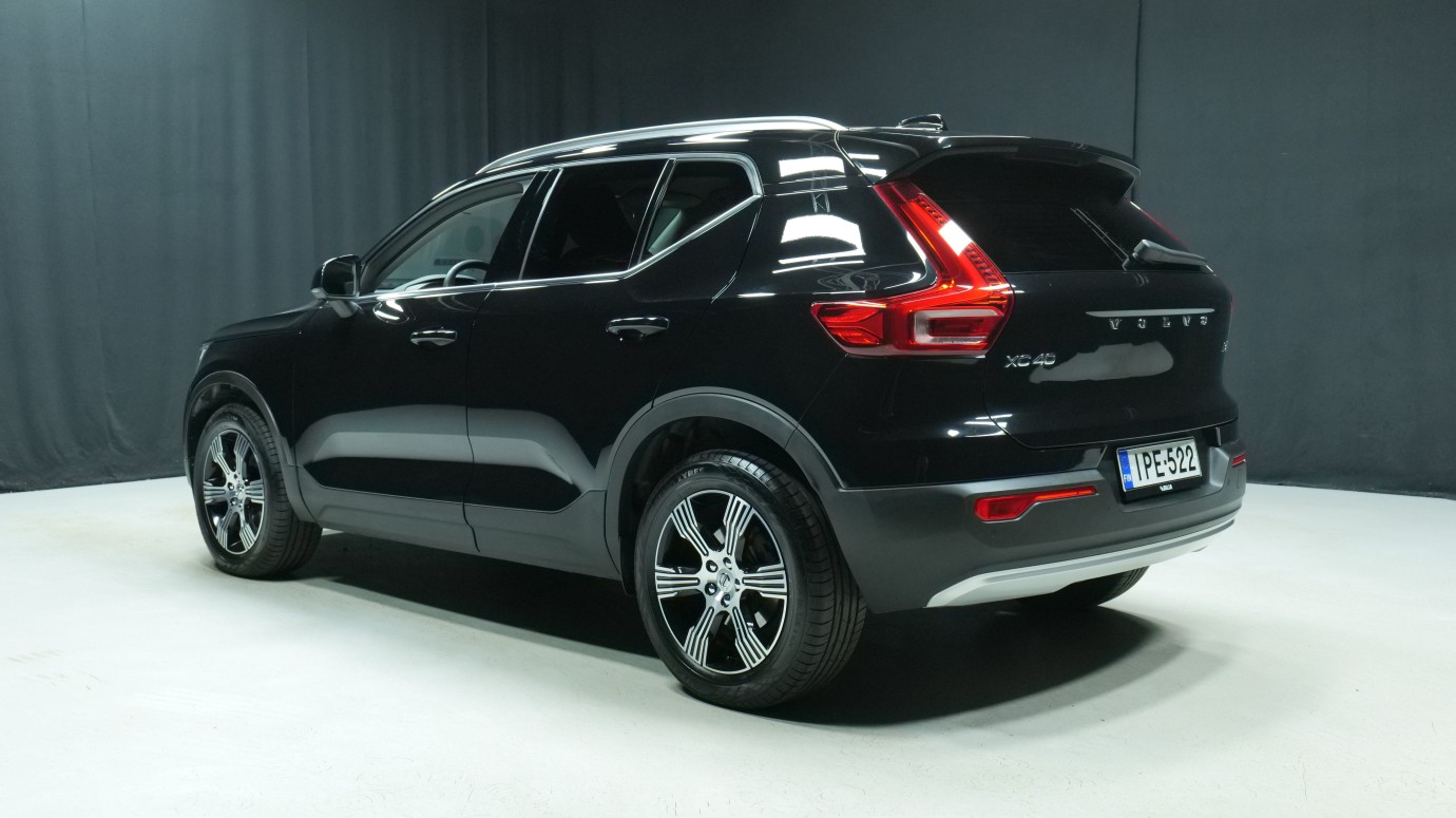 Esittelykuva Volvo XC40 bensiiniautosta.