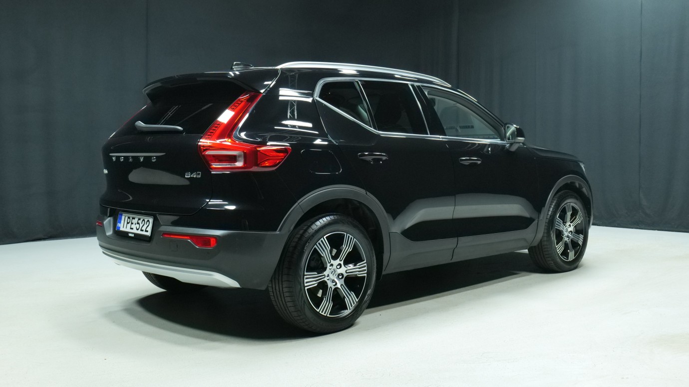Esittelykuva Volvo XC40 bensiiniautosta.