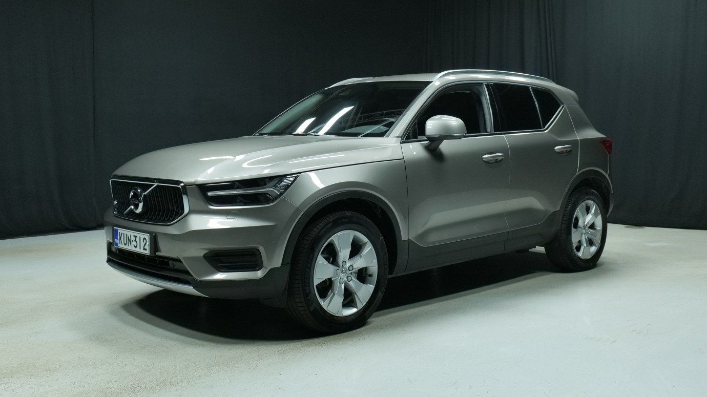 Esittelykuva Volvo XC40 bensiiniautosta.